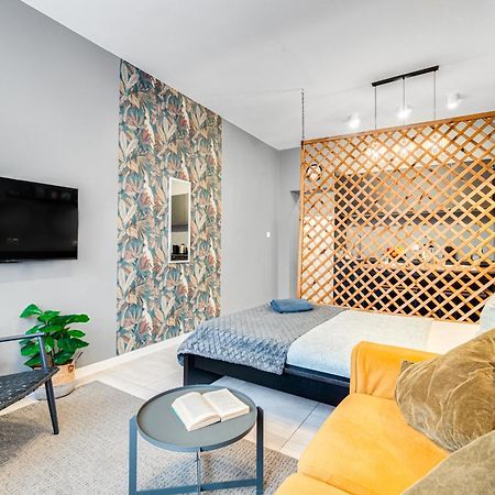 Papuga Apartment ~ 700M Main Square ~ Self Check-In 24H فروتسواف المظهر الخارجي الصورة